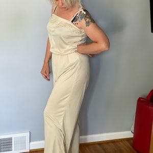 Vintage JCPenney Fashions Cream Lace Ruffle Jumper